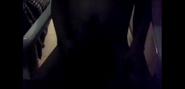  chico masturbandose en la webcam
